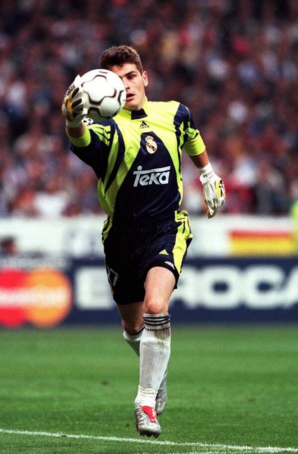 Casillas gloves deals